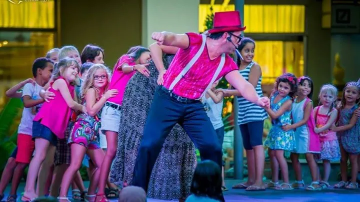 Baila y juega con Danzailusión