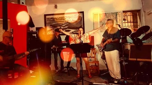 BLUE STARZ en LUKEYS BAR LA ROMANA