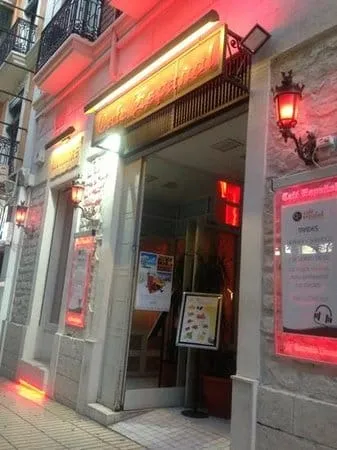Café + tardeo por Alicante