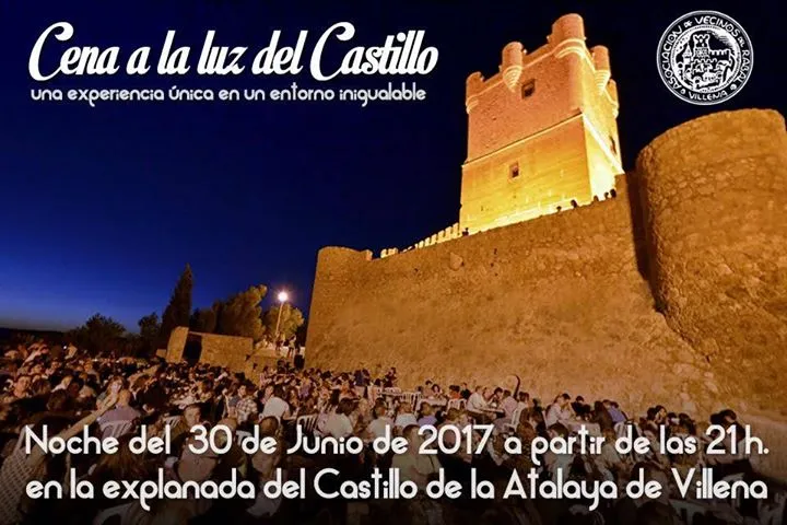 Cena a la luz del Castillo