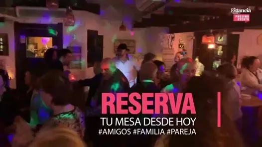 Cena Show con la música Carlos Valdez