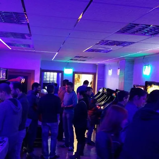 Dia de JUEGO LIBRE en Retro-Arcade Elx