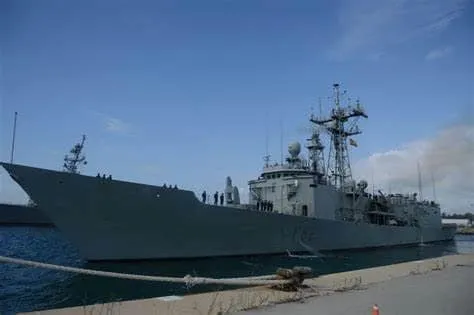 Fragata "Victoria" y patrullero de altura "Infanta Cristina"
