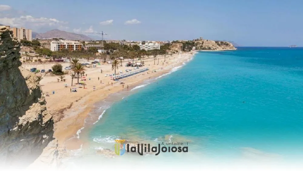 Limpieza medioambiental en la playa Paradís