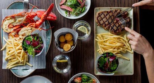 Lobster and steak menu in Restaurante Christopher