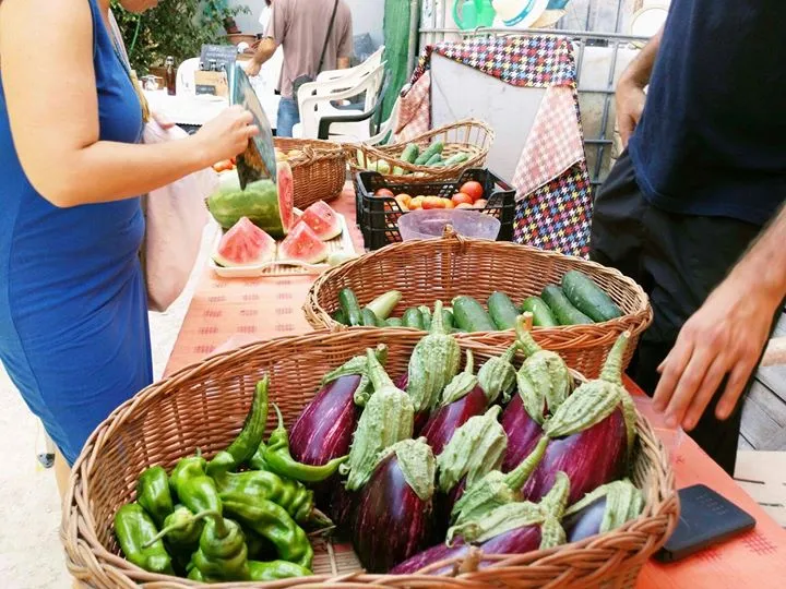 Muestra-mercado de pequeños agricultores y artesanos