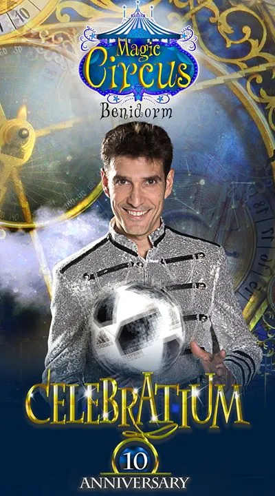 Paul Ponce con sus malabares en Benidorm Circus