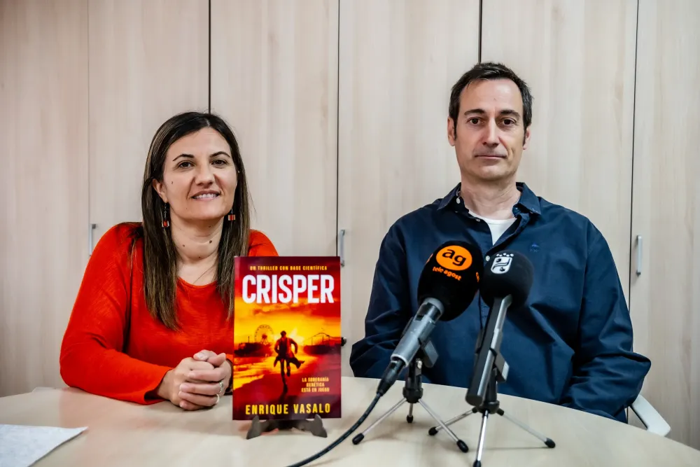 Presentación Libro "Crisper" de Enrique Vasalo