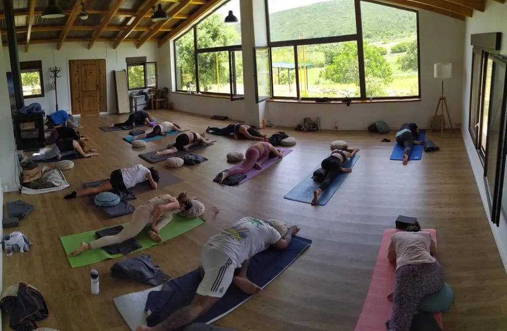 Retiro de yoga y pilates con meditación y senderismo fin de semana
