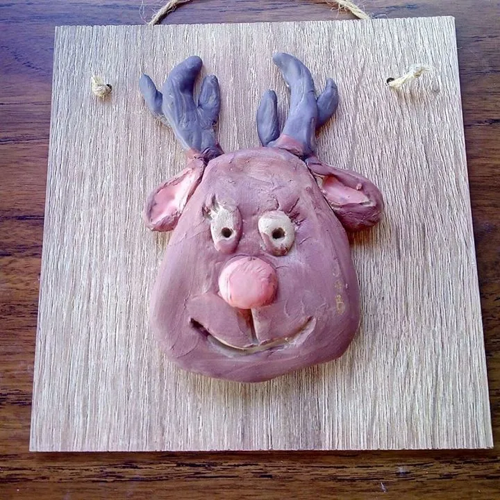 Taller Navidad adorno postal y chocolatada para niños