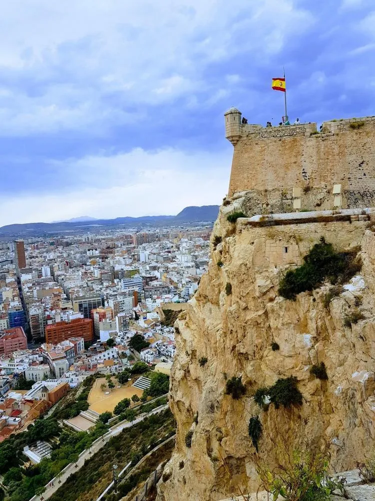Visitas regulares al Castillo de Sta. Bárbara  Alicante
