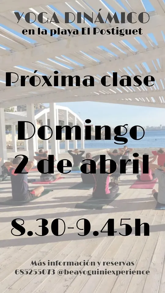 Yoga dinámico en la playa del postiguet