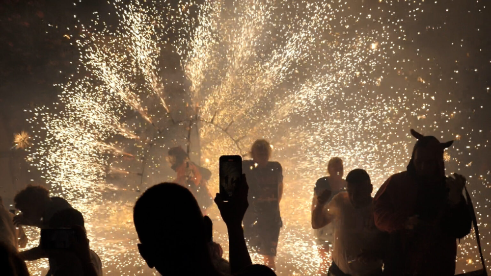 "Correfocs" y el Castillo de Fuegos Artificiales La Romana 2025