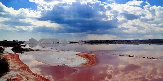 "Descubre la laguna rosa sobre dos ruedas. Ruta  cicloturista de 17 km
